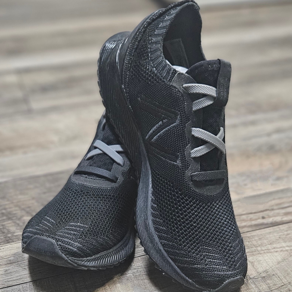 Shoes - Picture 2 of 4